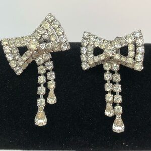 Vintage Crystal 3D Weiss Bow Earrings